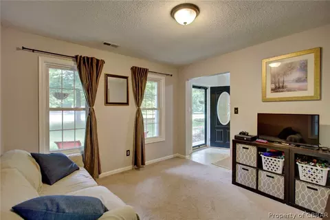 7132 Preston Ct, Gloucester, VA 23061 photo 8