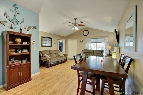 8269 Hamilton Dr, Gloucester, VA 23061 photo 10