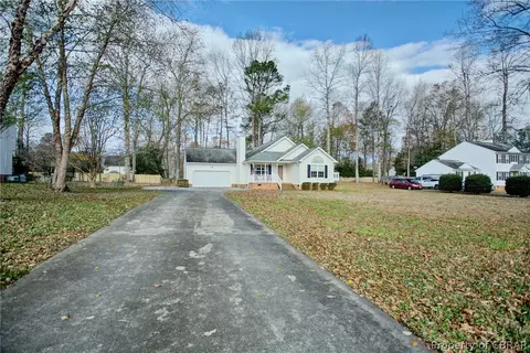 8269 Hamilton Dr, Gloucester, VA 23061 photo 20
