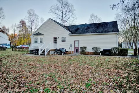 8269 Hamilton Dr, Gloucester, VA 23061 photo 21