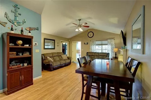 8269 Hamilton Dr, Gloucester, VA 23061 photo 9