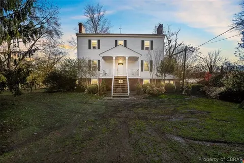 2558 Plain View Ln, Shacklefords, VA 23156 photo 1