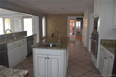 69 Chowning Dr, Hampton, VA 23664 photo 2
