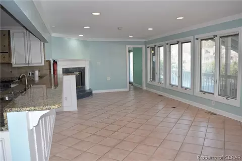 69 Chowning Dr, Hampton, VA 23664 photo 3