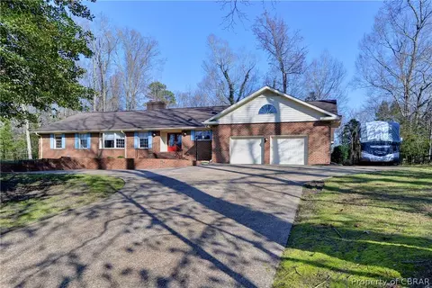 111 Holcomb Dr, Williamsburg, VA 23185 photo 5