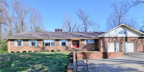 111 Holcomb Dr, Williamsburg, VA 23185 photo 1