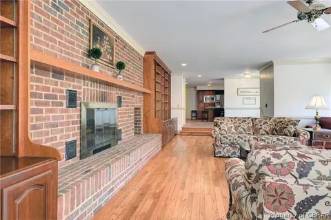 111 Holcomb Dr, Williamsburg, VA 23185 photo 12