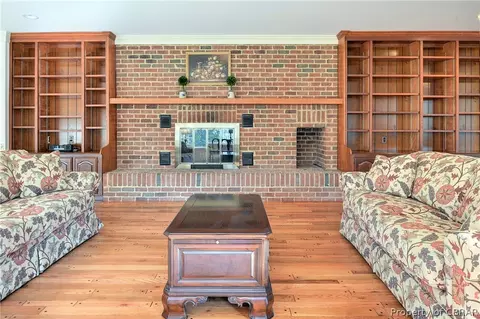 111 Holcomb Dr, Williamsburg, VA 23185 photo 11