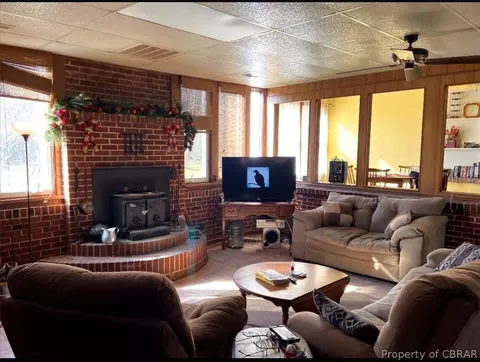 9260 Robins Neck Rd, Gloucester, VA 23061 photo 8