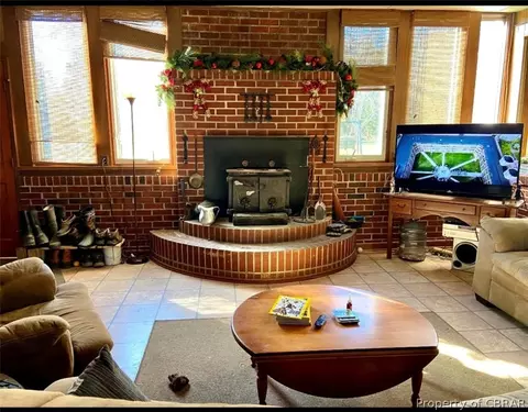 9260 Robins Neck Rd, Gloucester, VA 23061 photo 11