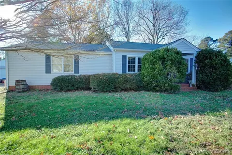 1528 Laurens Rd, Gloucester Point, VA 23062 photo 3