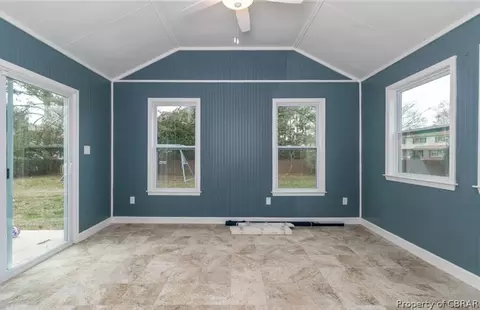363 Hopemont Cir, Hampton, VA 23669 photo 14