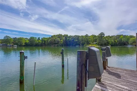 182 Golf Course Dr, Weems, VA 22576 photo 8