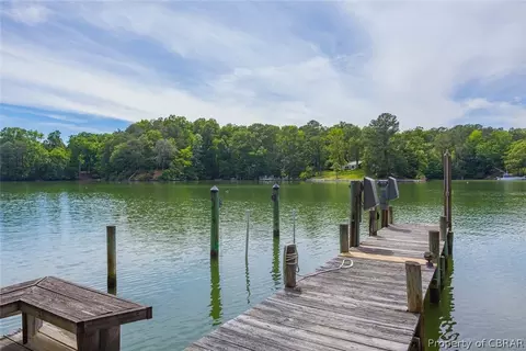 182 Golf Course Dr, Weems, VA 22576 photo 6