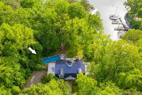 182 Golf Course Dr, Weems, VA 22576 photo 18