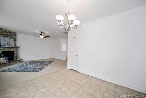 6246 Ruth Dr, Gloucester, VA 23061 photo 8