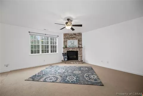 6246 Ruth Dr, Gloucester, VA 23061 photo 4