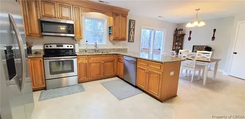 128 Pine View Dr, Hartfield, VA 23071 photo 5