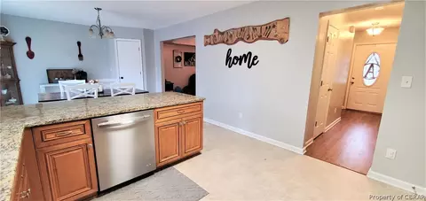 128 Pine View Dr, Hartfield, VA 23071 photo 8