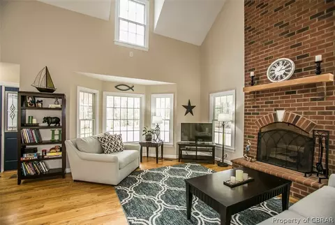 5830 Hillside Dr, Gloucester, VA 23061 photo 8