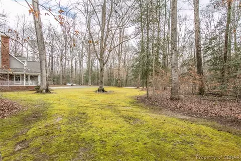 5830 Hillside Dr, Gloucester, VA 23061 photo 2