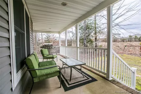 5830 Hillside Dr, Gloucester, VA 23061 photo 12