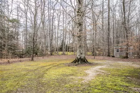 5830 Hillside Dr, Gloucester, VA 23061 photo 3