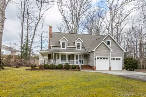5830 Hillside Dr, Gloucester, VA 23061 photo 1