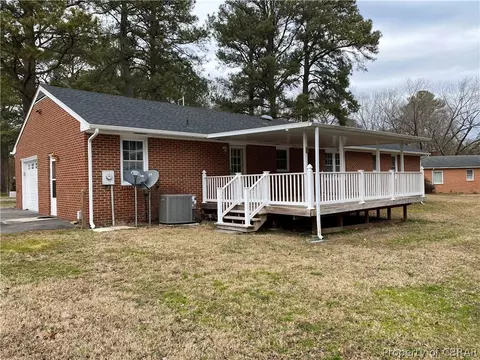 1723 Yorkview Dr, Gloucester Point, VA 23062 photo 3