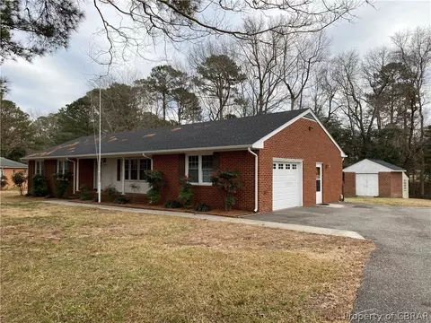 1723 Yorkview Dr, Gloucester Point, VA 23062 photo 1