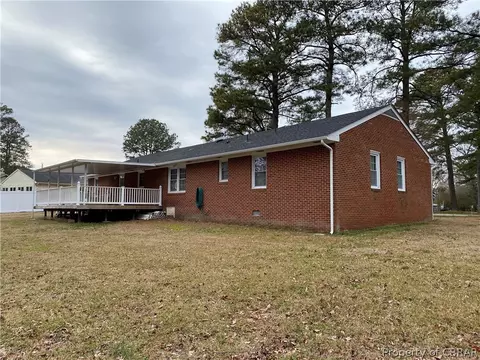 1723 Yorkview Dr, Gloucester Point, VA 23062 photo 5