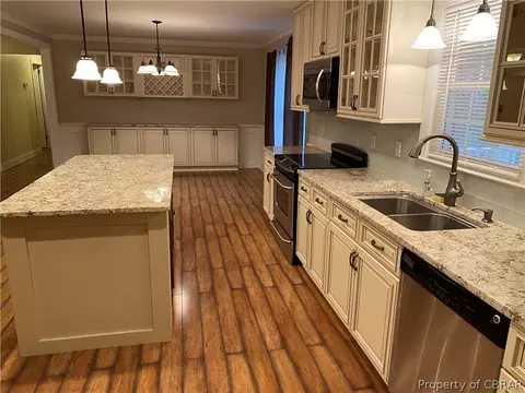 1723 Yorkview Dr, Gloucester Point, VA 23062 photo 13