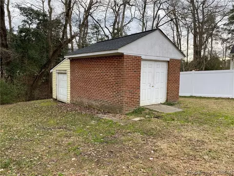 1723 Yorkview Dr, Gloucester Point, VA 23062 photo 6