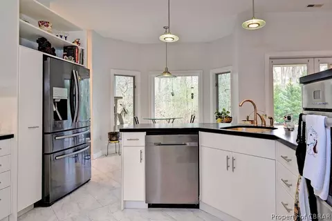8607 Navajo Trl, Gloucester, VA 23061 photo 26