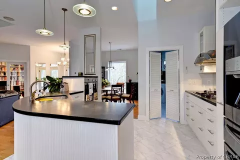 8607 Navajo Trl, Gloucester, VA 23061 photo 5