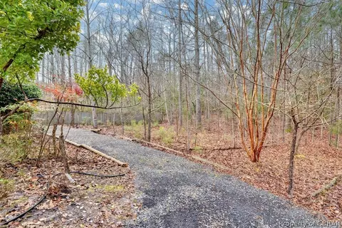 8607 Navajo Trl, Gloucester, VA 23061 photo 29