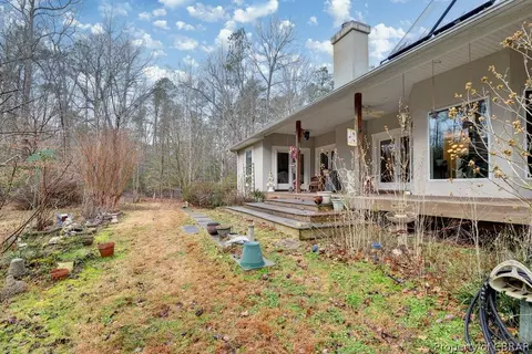 8607 Navajo Trl, Gloucester, VA 23061 photo 35