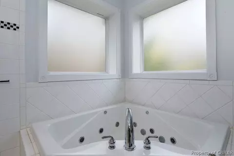 8607 Navajo Trl, Gloucester, VA 23061 photo 21