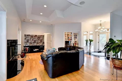 8607 Navajo Trl, Gloucester, VA 23061 photo 6