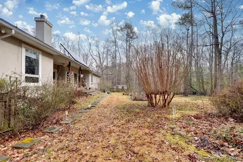 8607 Navajo Trl, Gloucester, VA 23061 photo 31