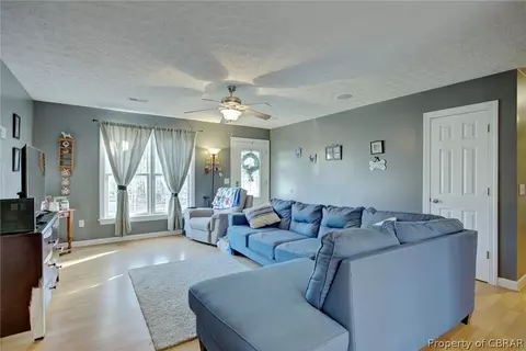 4832 David Dr, Gloucester, VA 23061 photo 3