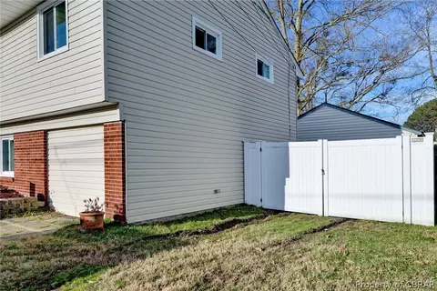 107 Lancaster Ter, Hampton, VA 23666 photo 4