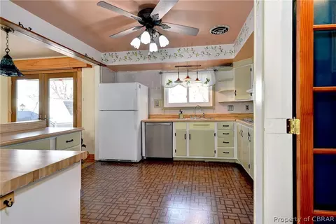 107 Lancaster Ter, Hampton, VA 23666 photo 9