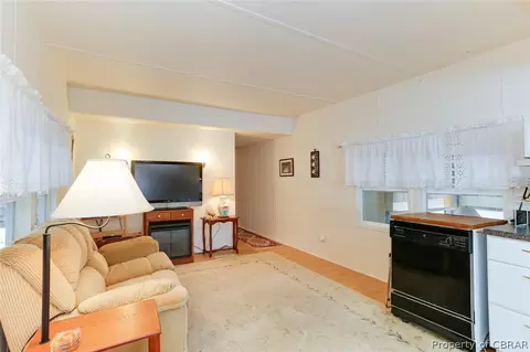 826 Carlton Rd, Wake, VA 23176 photo 5