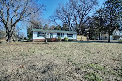 677 General Puller Hwy, Saluda, VA 23149 photo 2