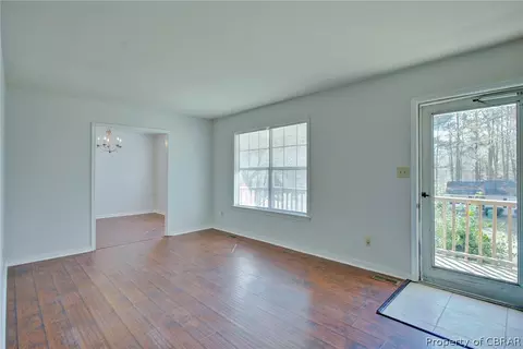6365 Meadow Dr, Gloucester, VA 23061 photo 2