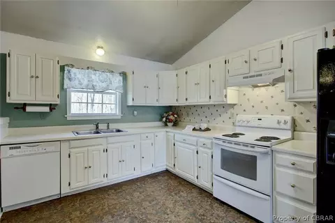 6365 Meadow Dr, Gloucester, VA 23061 photo 8