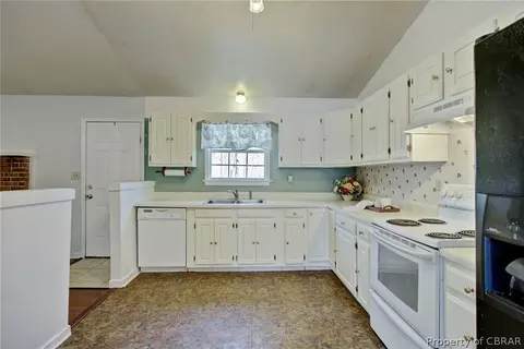 6365 Meadow Dr, Gloucester, VA 23061 photo 7