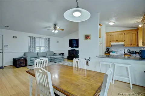 9899 Figg Shop Rd, Gloucester, VA 23061 photo 8