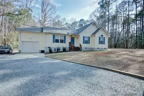 9899 Figg Shop Rd, Gloucester, VA 23061 photo 2